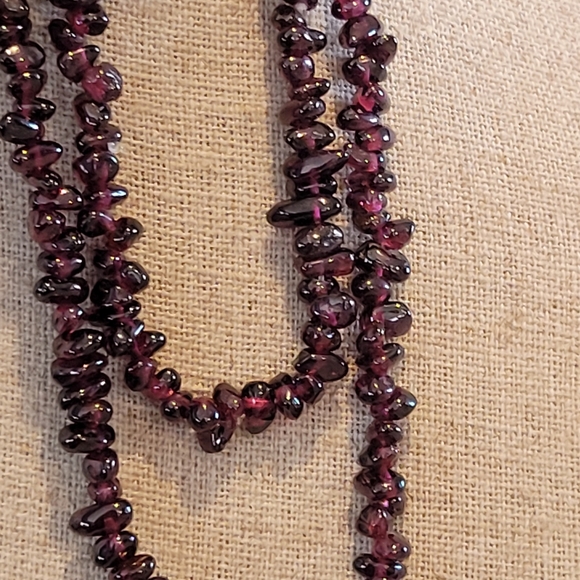 VINTAGE BEAUTIFUL 34"LONG NATURAL RHODOLITE GARNET NECKLACE - Picture 3 of 5